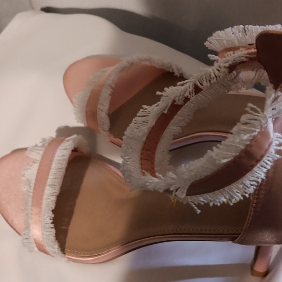 CUTE WOMENS 3 INCH HEELS SIZE 10 - Picture 6 of 9